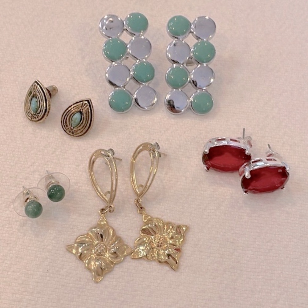 Retro vintage earring lot bundle green enamel gold silver tone 5 pair